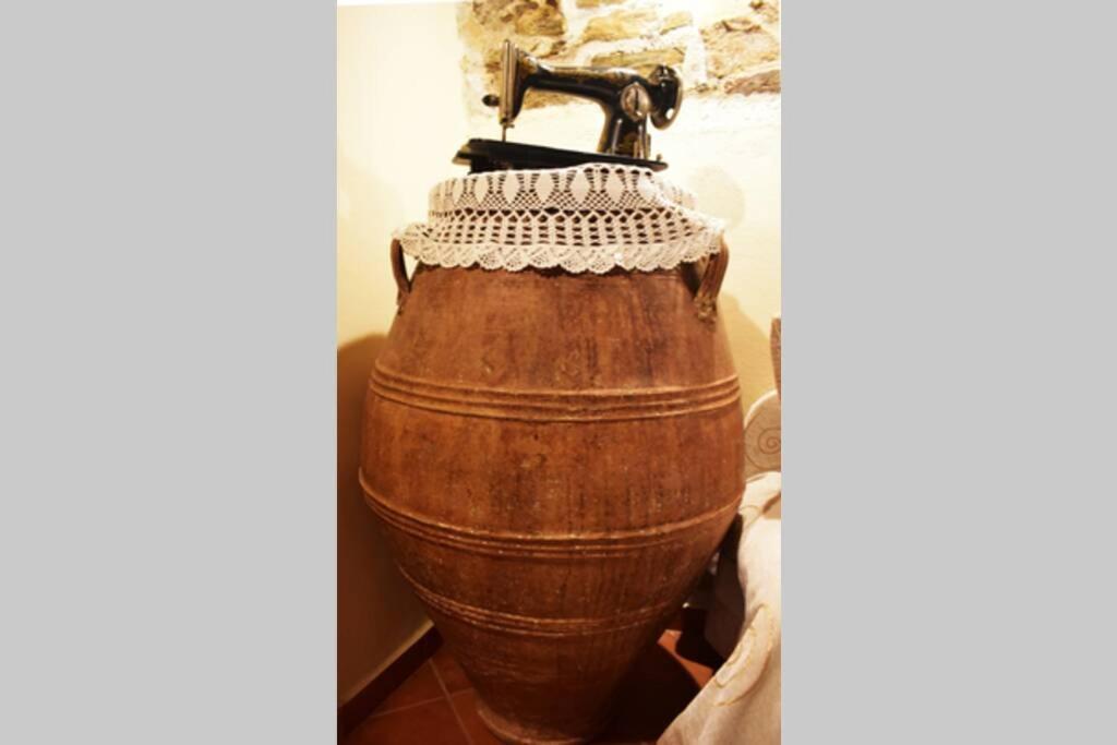 Traditional Cretan Stone House In The Center Of Crete Litos Exterior photo