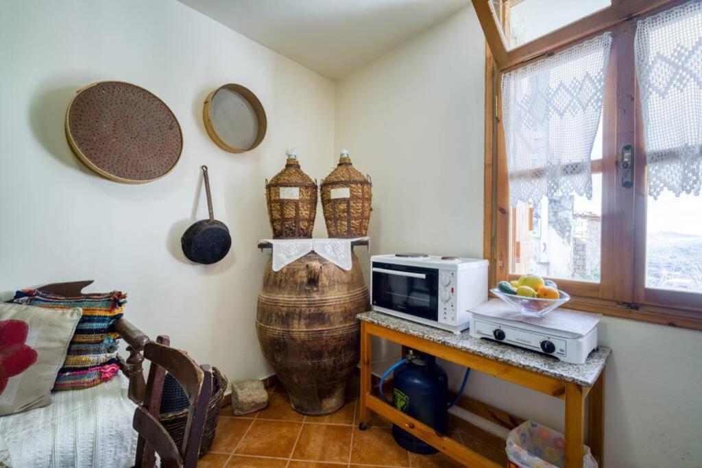 Traditional Cretan Stone House In The Center Of Crete Litos Exterior photo