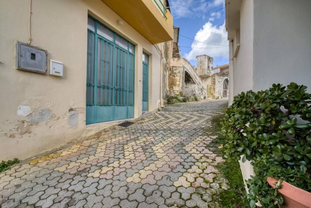 Traditional Cretan Stone House In The Center Of Crete Litos Exterior photo